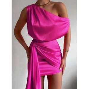 Runaway the Label Charisma Dress Hot Pink Large NEW